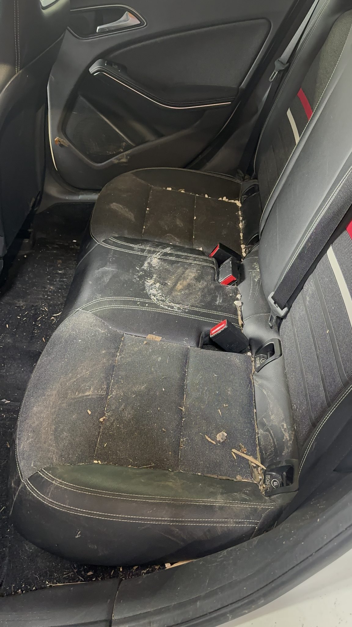 Avant le nettoyage des sièges de voiture à Tours - Lavage Auto Pro 37